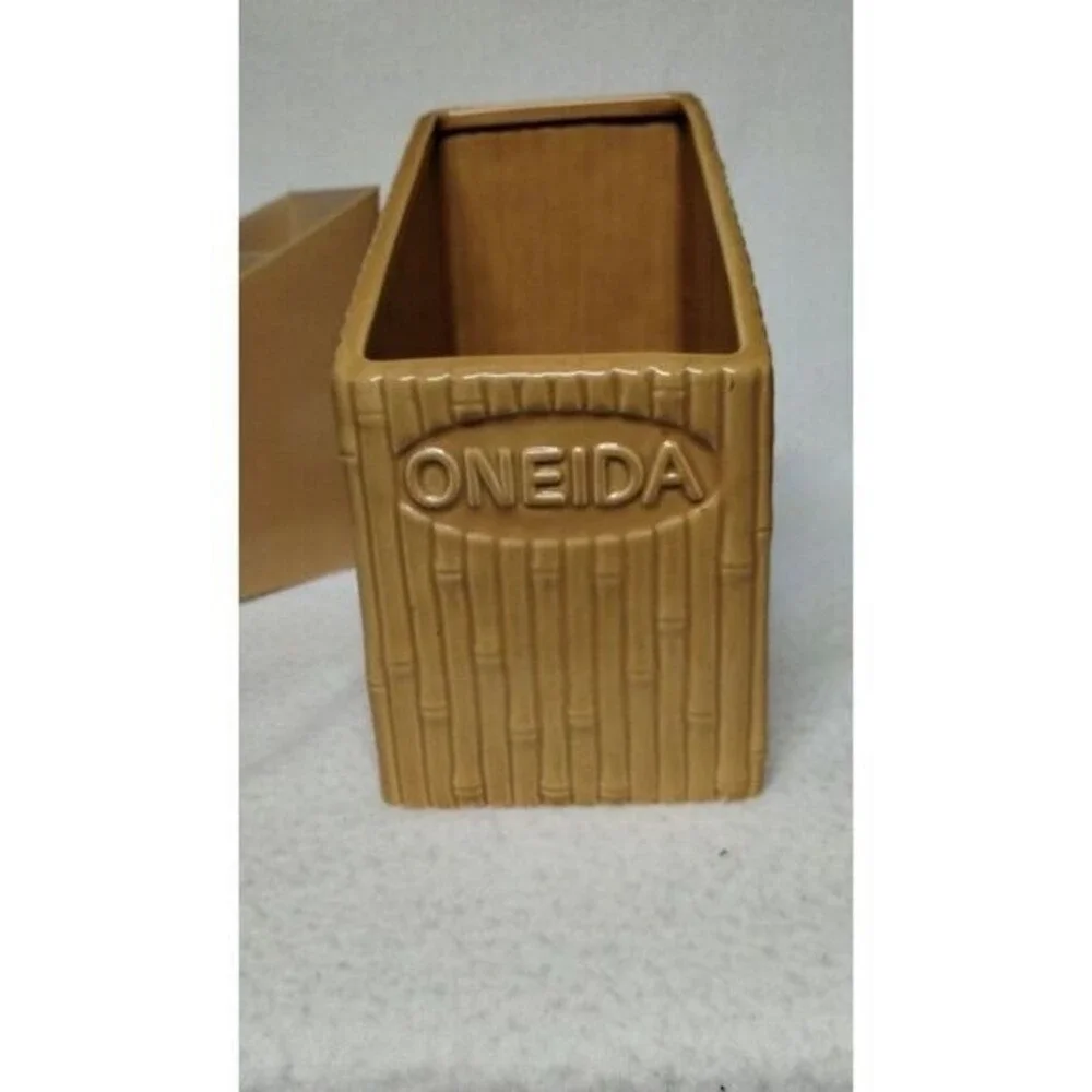 Oneida charming ceramic